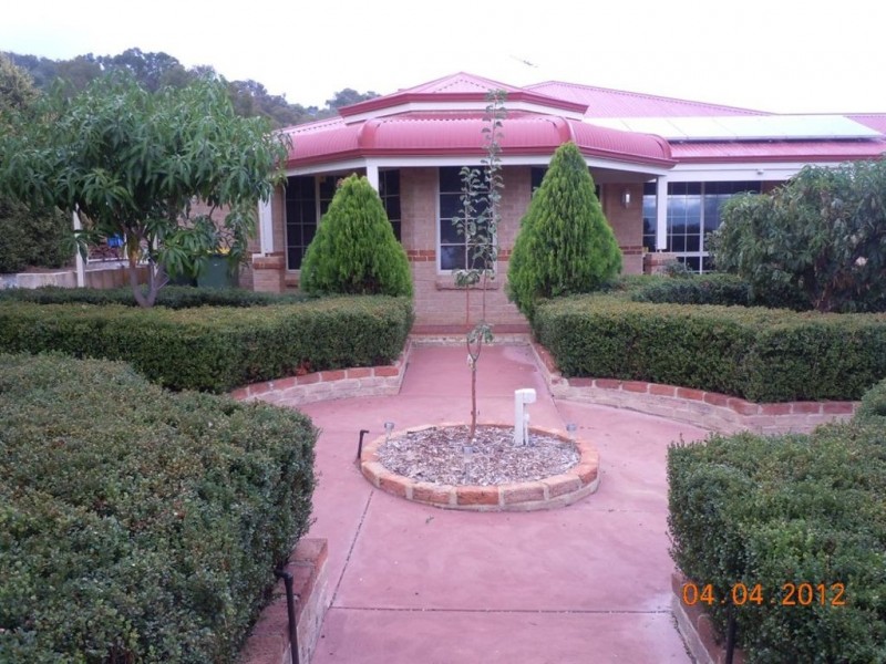 23 Richon Heights, Mount Richon WA 6112