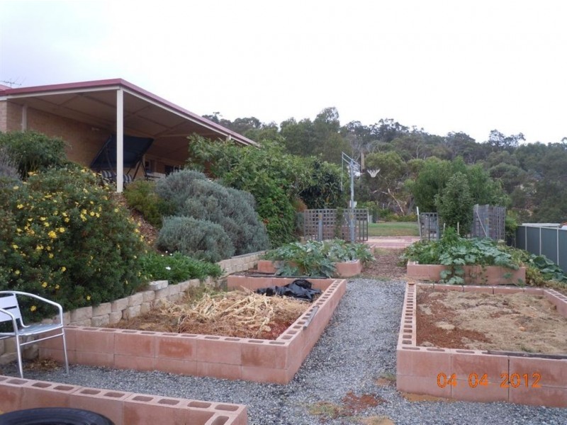 23 Richon Heights, Mount Richon WA 6112