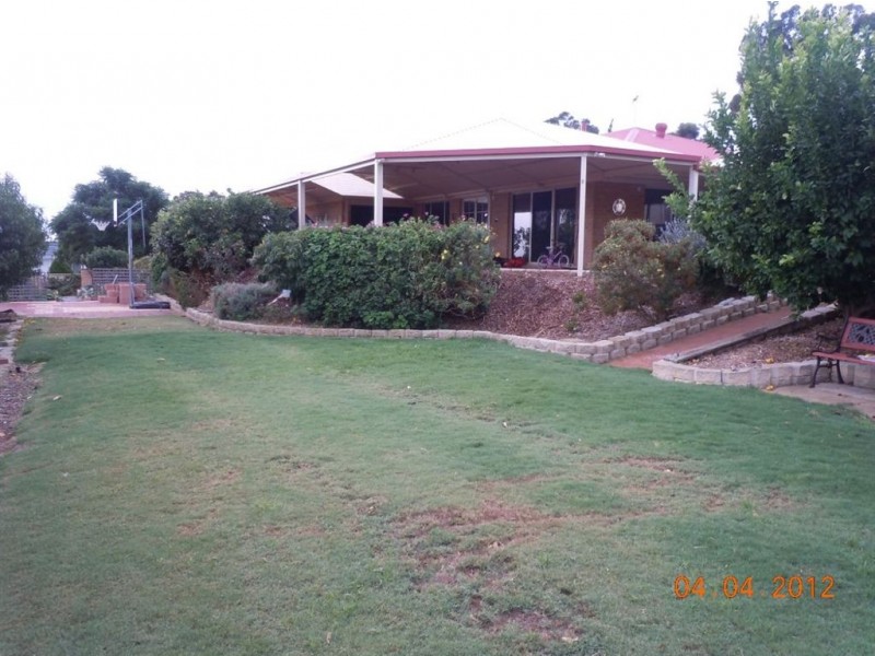 23 Richon Heights, Mount Richon WA 6112