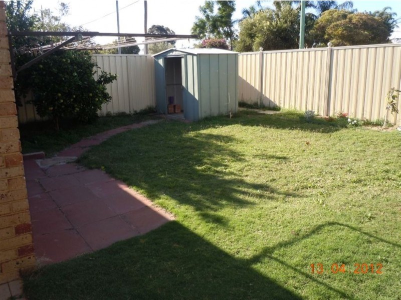 2/81 Crandon Street, Gosnells WA 6110
