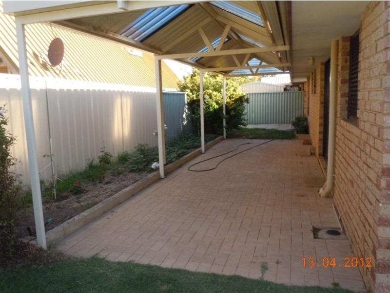 2/81 Crandon Street, Gosnells WA 6110