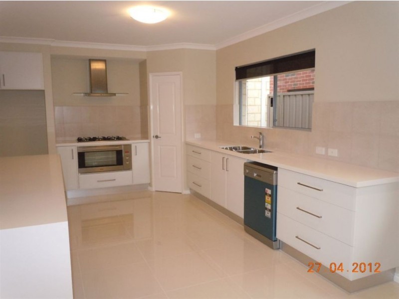 18 Tricia Court, Shelley WA 6148