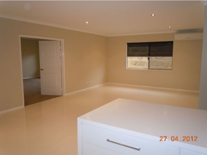 18 Tricia Court, Shelley WA 6148