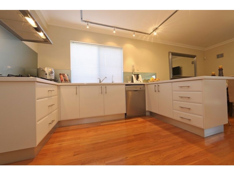 6/11 Macleod Road, Applecross WA 6153