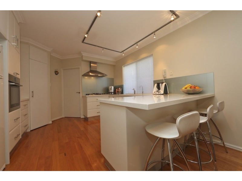 6/11 Macleod Road, Applecross WA 6153