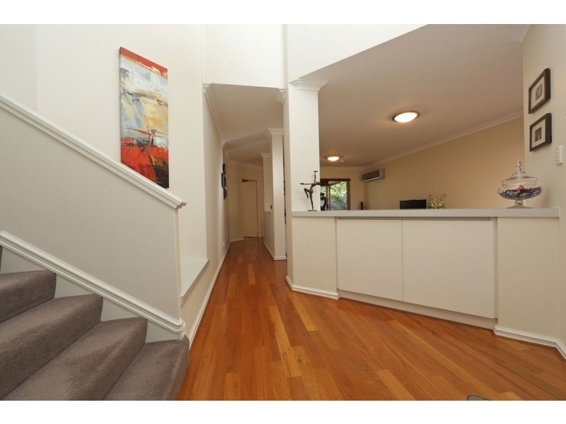 6/11 Macleod Road, Applecross WA 6153