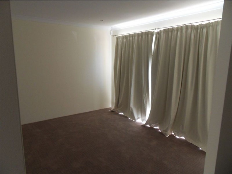 4 Daffodil Road, Canning Vale WA 6155