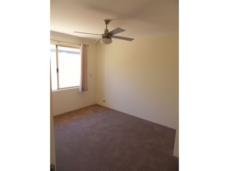 4 Daffodil Road, Canning Vale WA 6155