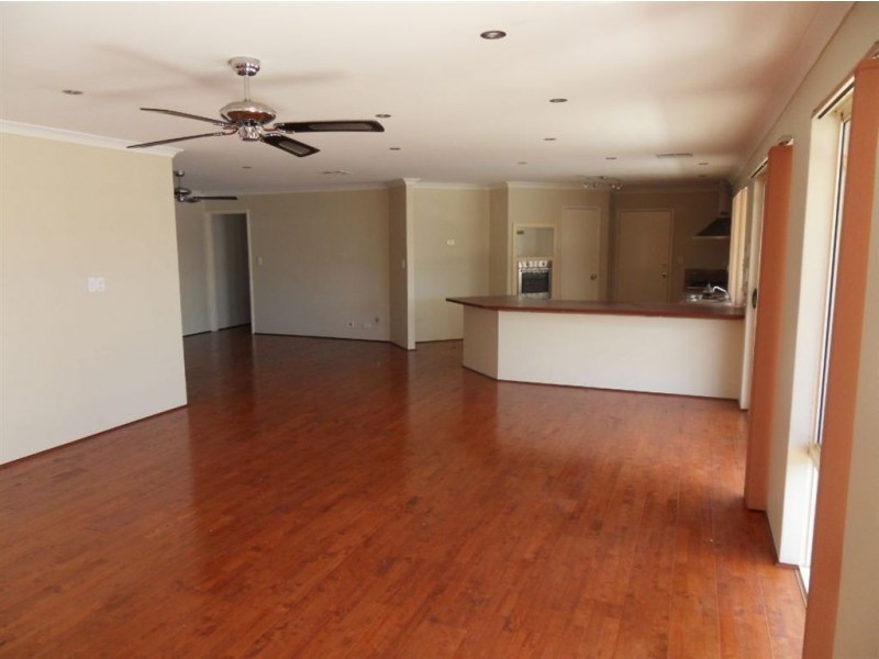 5 McKenzie Corner, Bertram WA 6167