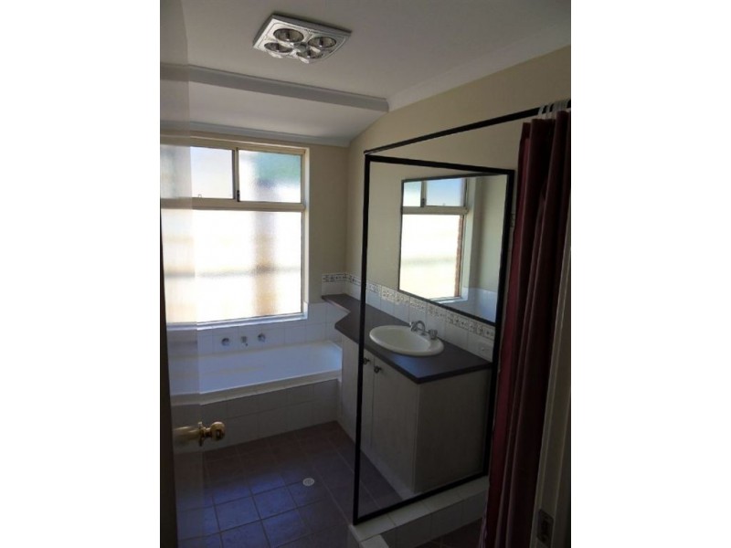 5 McKenzie Corner, Bertram WA 6167