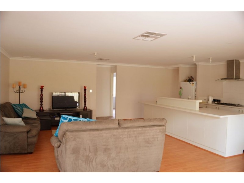 30 Splendid Gardens, Harrisdale WA 6112