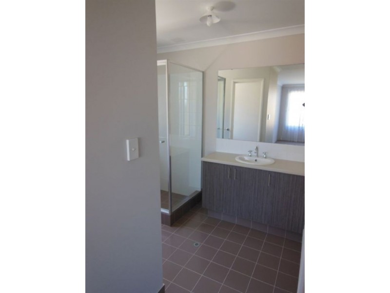 12 Chatham Way, Harrisdale WA 6112