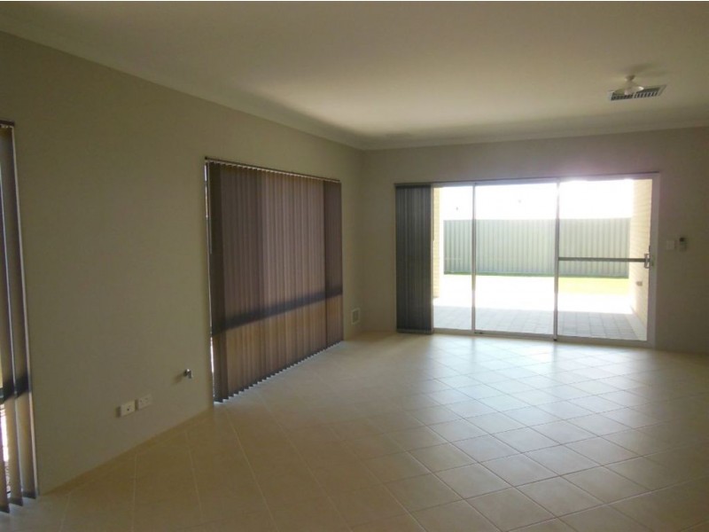 12 Chatham Way, Harrisdale WA 6112