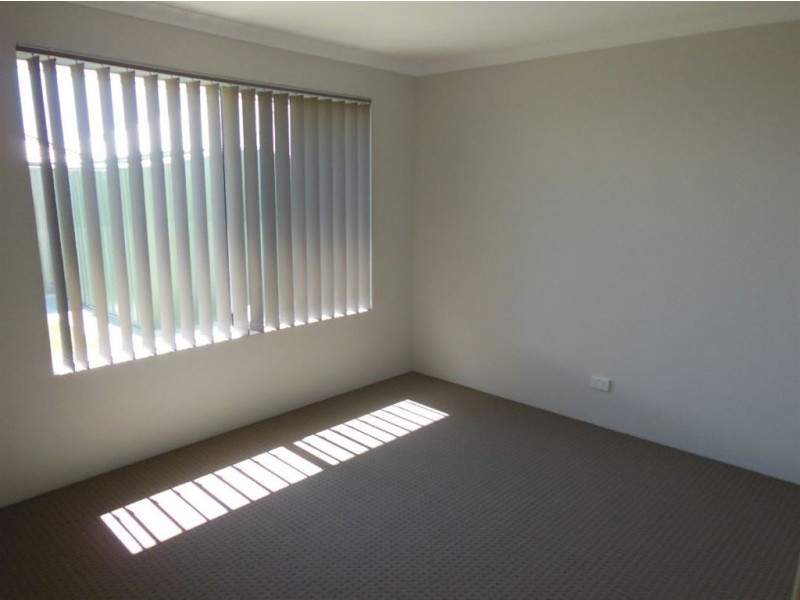 12 Chatham Way, Harrisdale WA 6112