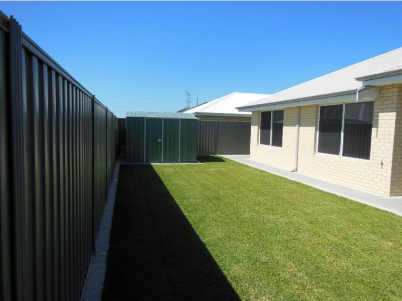 12 Chatham Way, Harrisdale WA 6112