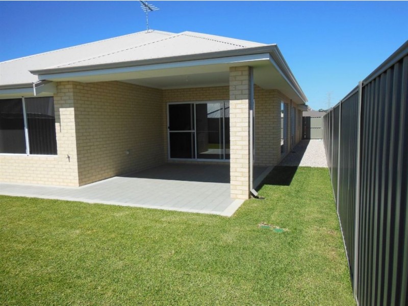 12 Chatham Way, Harrisdale WA 6112