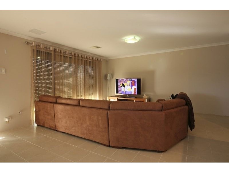 38 St Agnes Green, Southern River WA 6110