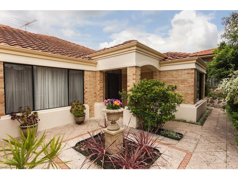 1 Everglades Close, Bibra Lake WA 6163
