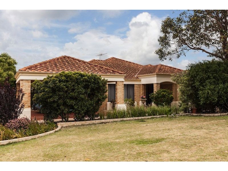 1 Everglades Close, Bibra Lake WA 6163
