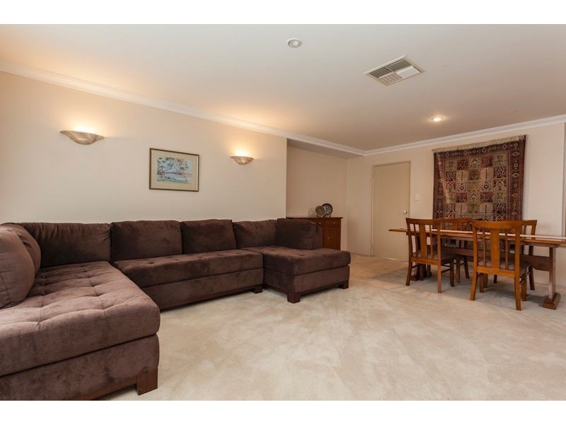 1 Everglades Close, Bibra Lake WA 6163