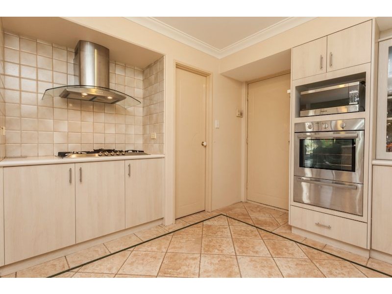 1 Everglades Close, Bibra Lake WA 6163