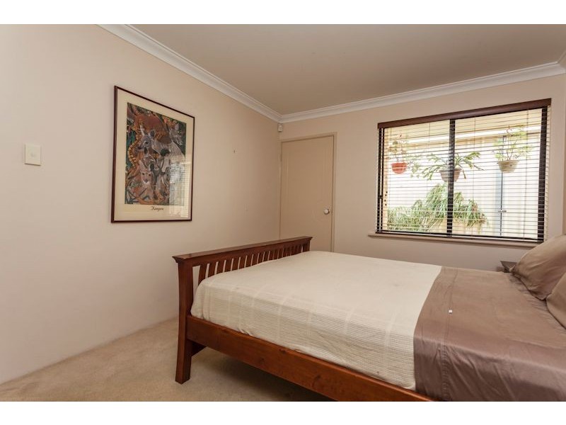 1 Everglades Close, Bibra Lake WA 6163