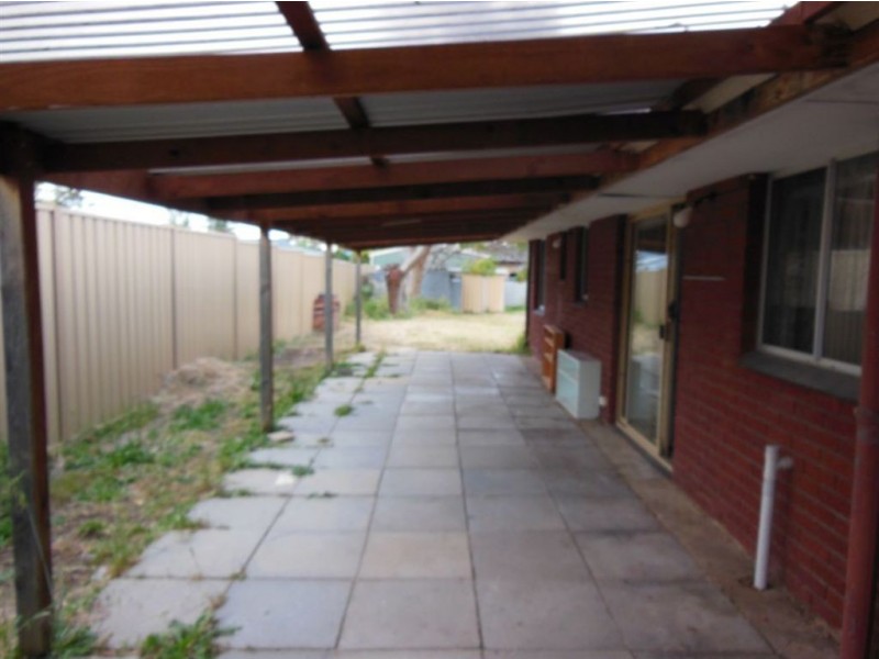 16 Tooting Street, Beckenham WA 6107