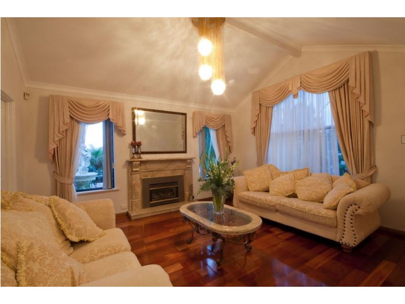 16 Deller Drive, Bibra Lake WA 6163