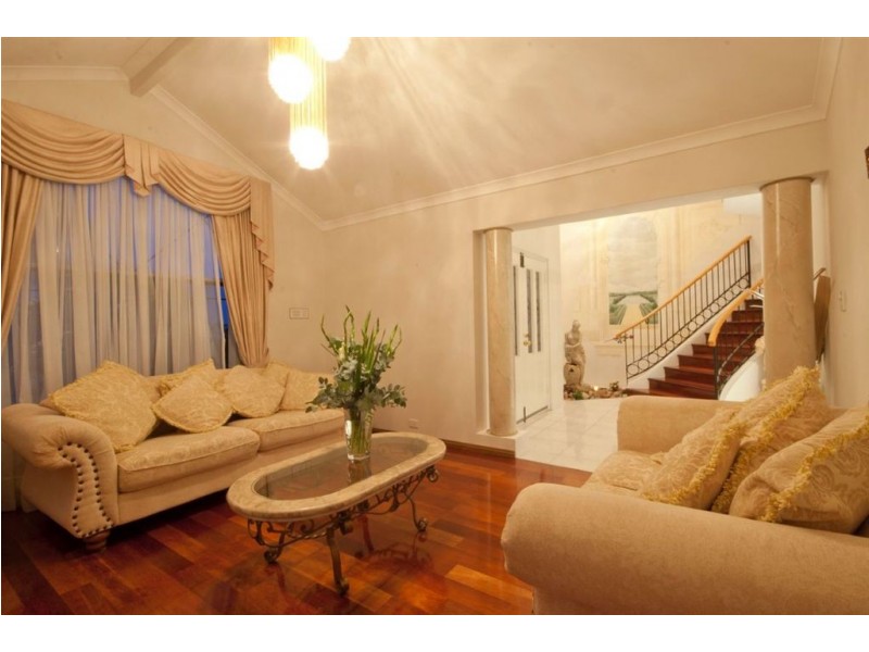 16 Deller Drive, Bibra Lake WA 6163