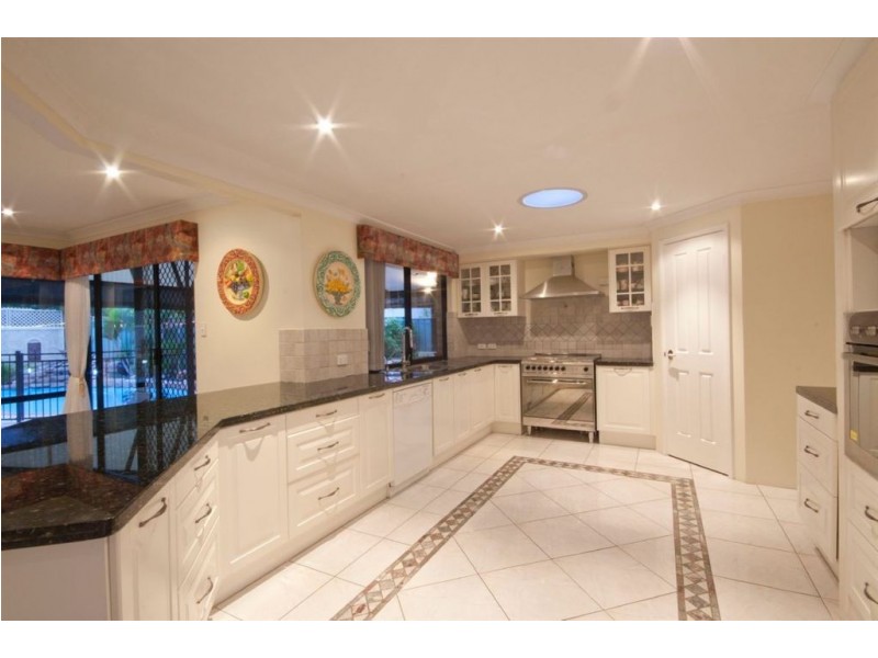 16 Deller Drive, Bibra Lake WA 6163