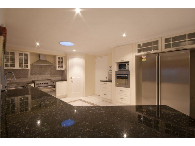 16 Deller Drive, Bibra Lake WA 6163