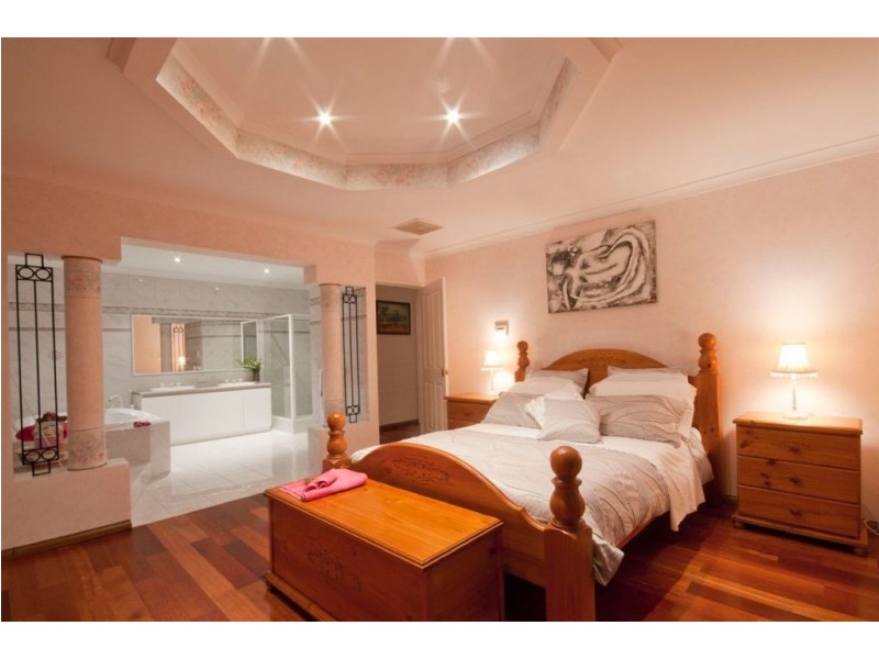 16 Deller Drive, Bibra Lake WA 6163