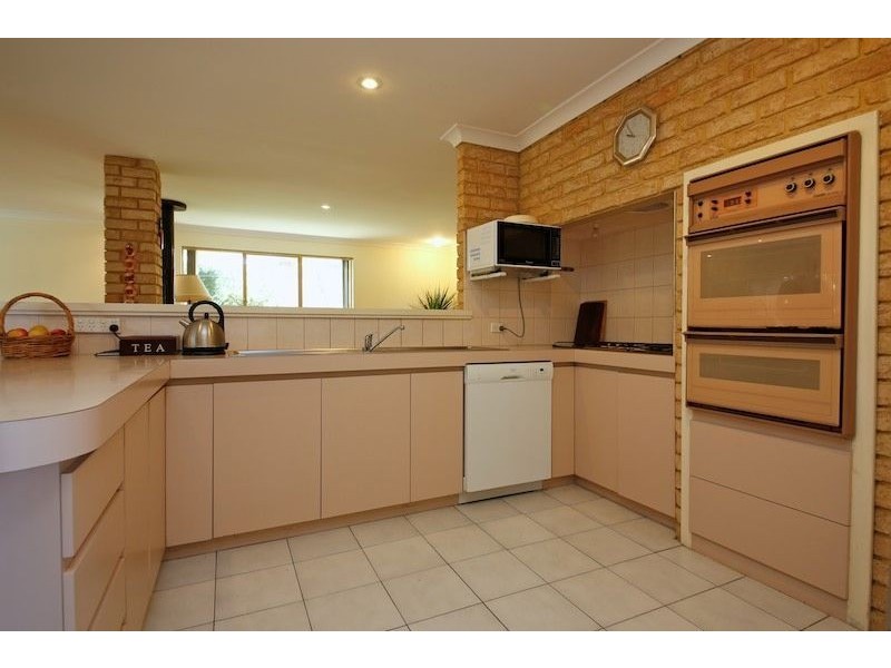 8 Kirby Way, Samson WA 6163