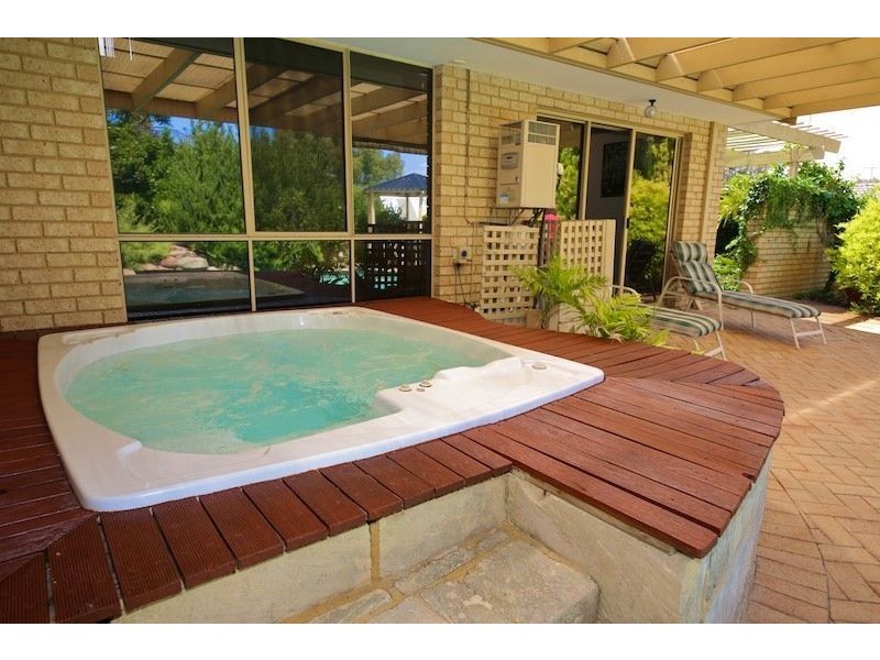 8 Kirby Way, Samson WA 6163