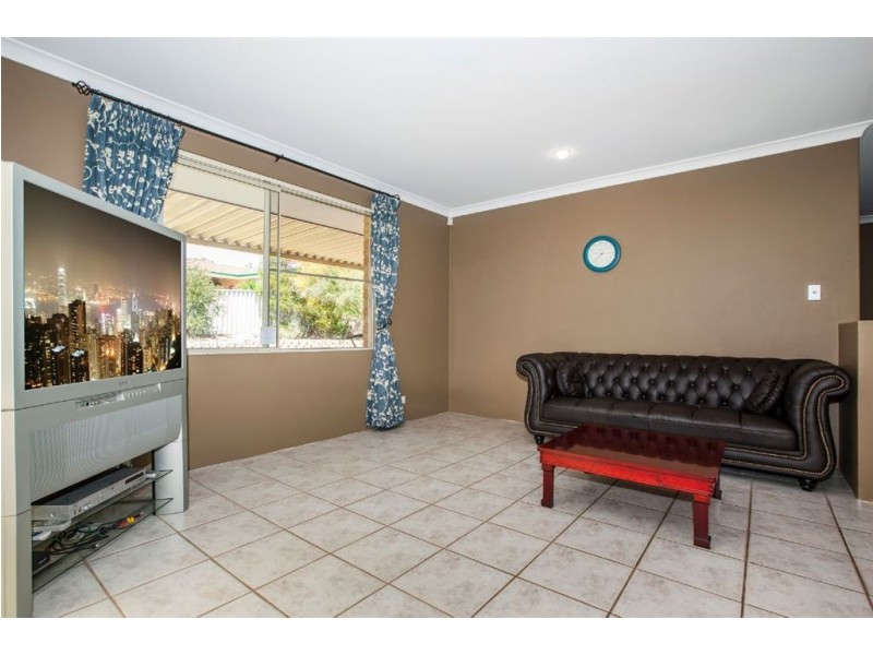 12 Woodland Dale, Canning Vale WA 6155