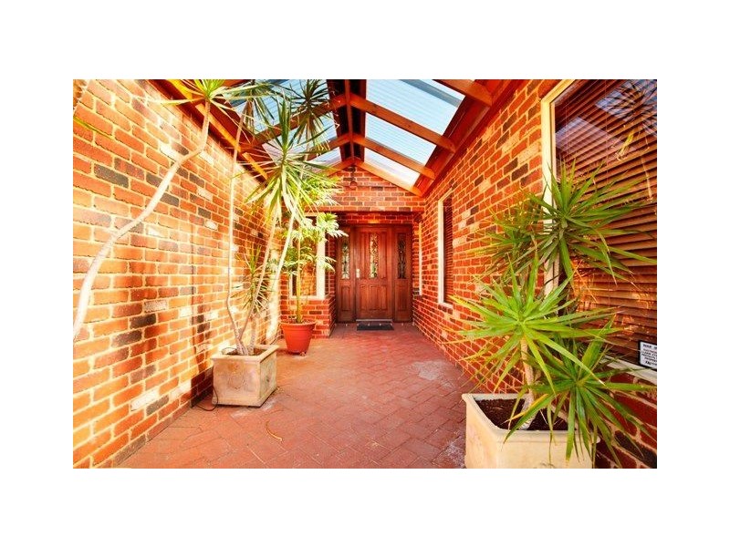 26 Marshwood Retreat, Bibra Lake WA 6163