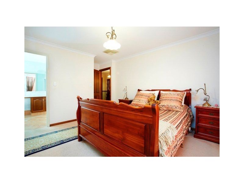 26 Marshwood Retreat, Bibra Lake WA 6163