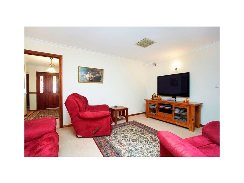 26 Marshwood Retreat, Bibra Lake WA 6163