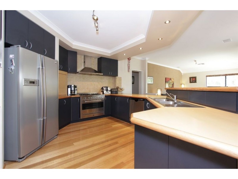 24 Bennett Drive, Canning Vale WA 6155