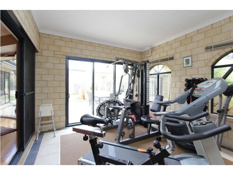 24 Bennett Drive, Canning Vale WA 6155