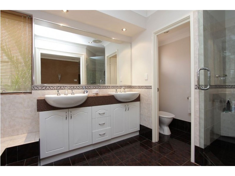 24 Bennett Drive, Canning Vale WA 6155