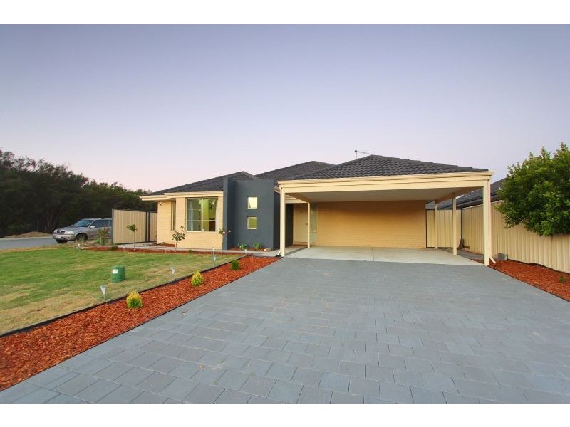 20 Rosemary Street, Wattle Grove WA 6107