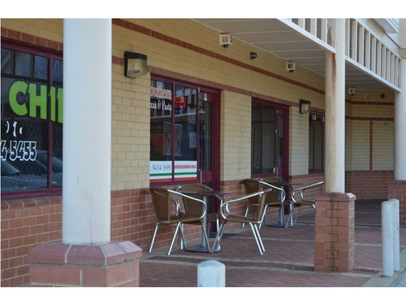 2/3 St Pauls, Bibra Lake WA 6163