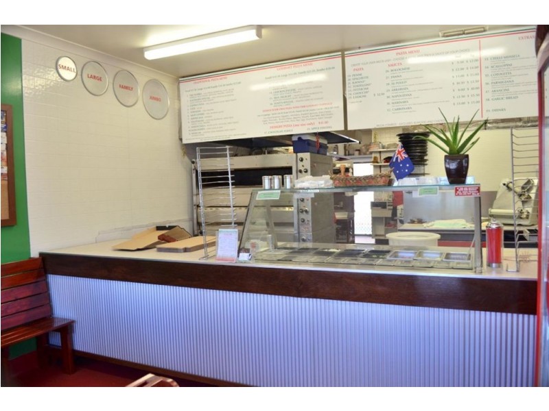 2/3 St Pauls, Bibra Lake WA 6163