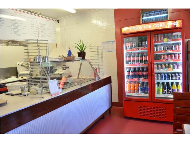 2/3 St Pauls, Bibra Lake WA 6163