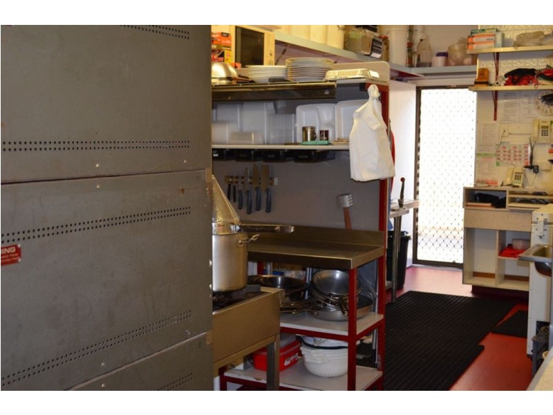 2/3 St Pauls, Bibra Lake WA 6163