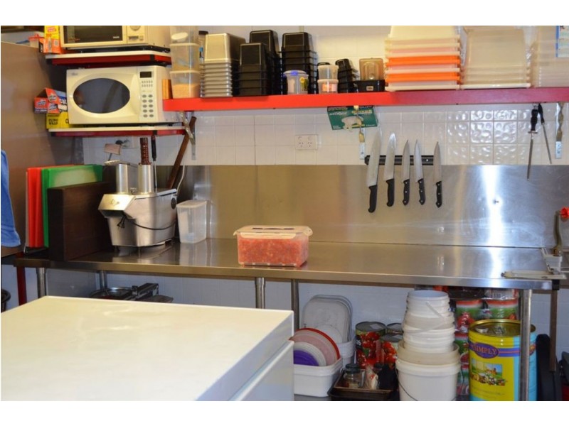 2/3 St Pauls, Bibra Lake WA 6163