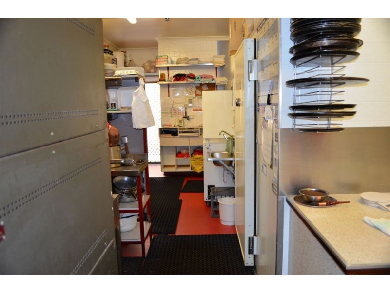 2/3 St Pauls, Bibra Lake WA 6163