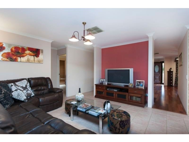 9 Moresby Close, Bibra Lake WA 6163