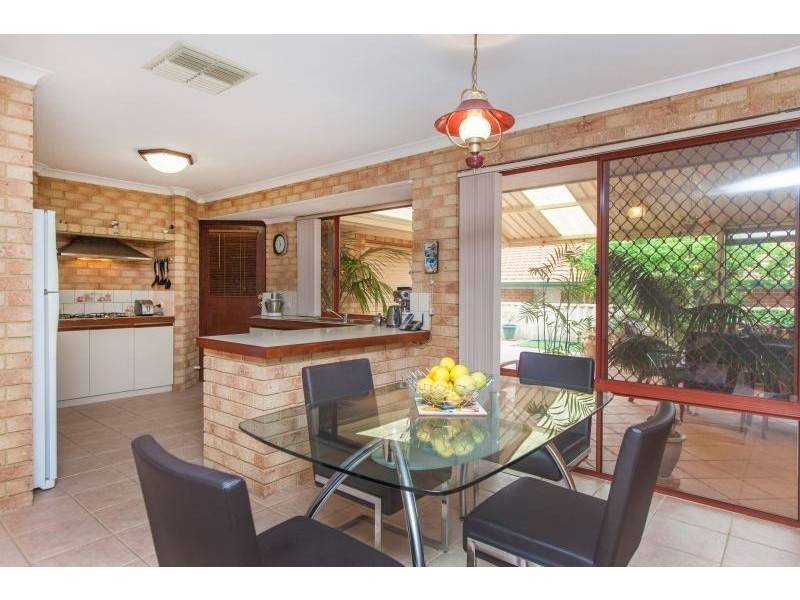 9 Moresby Close, Bibra Lake WA 6163